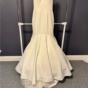 Elegant Ivory Wedding Dress